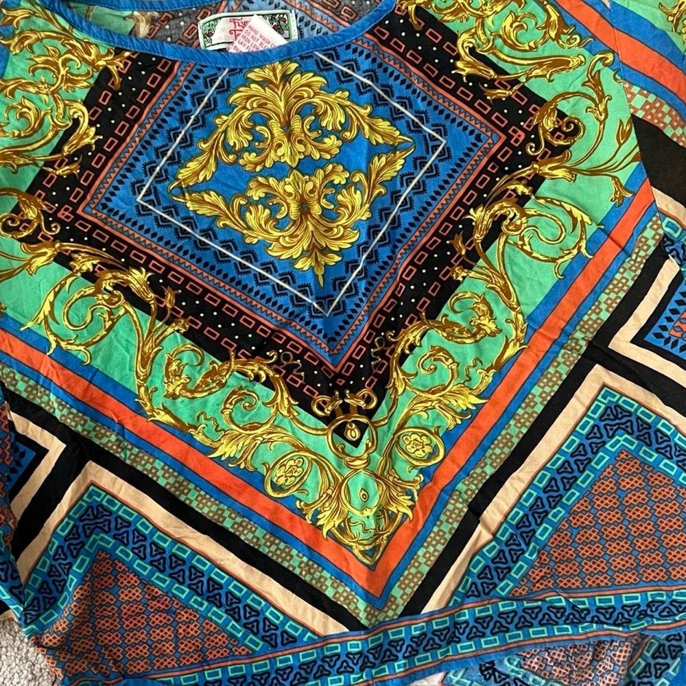 Colorful Geometric Patterned Top - Picture 5 of 7
